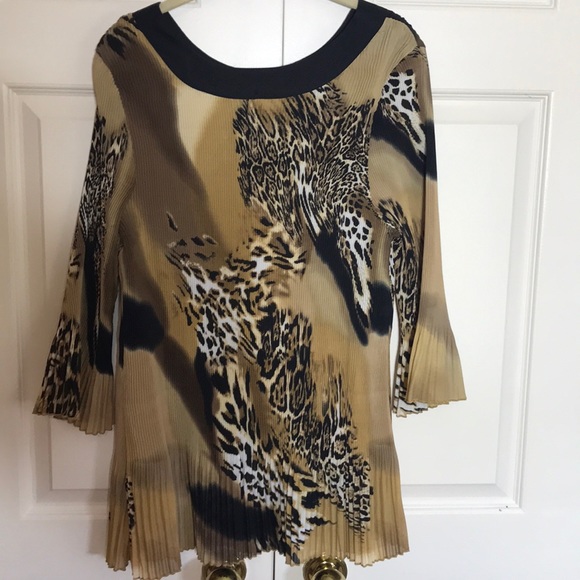 Leopard Fortuni Pleats Blouse - Picture 5 of 9